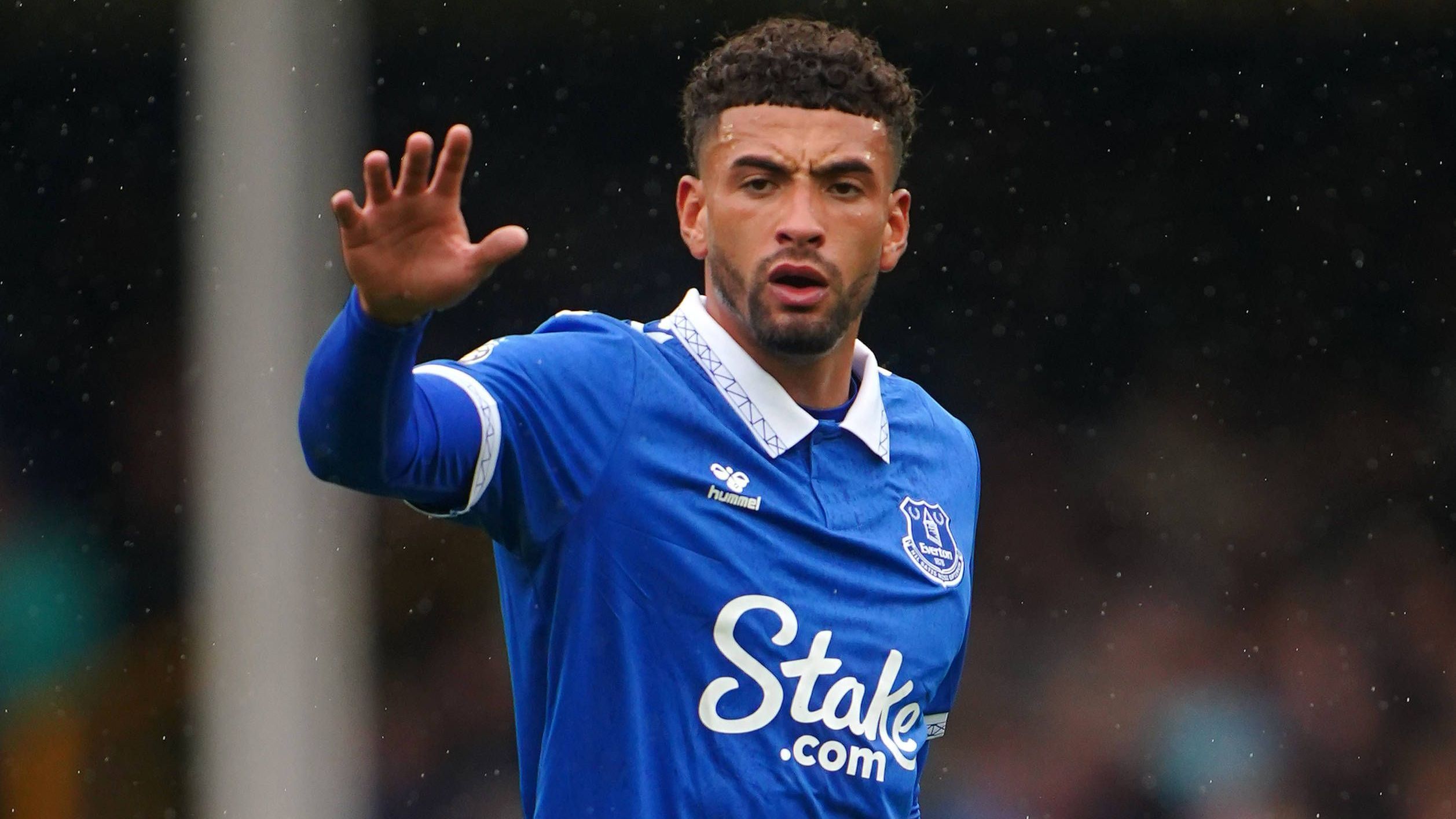 <strong>Platz 11 - Ben Godfrey</strong><br><strong>Ablösesumme:</strong> 27,5 Millionen Euro<br><strong>Aufnehmender Verein:</strong> FC Everton<br><strong>Abgebender Verein:</strong> Norwich City<br><strong>Zeitpunkt des Wechsels:</strong> 5. Oktober 2020