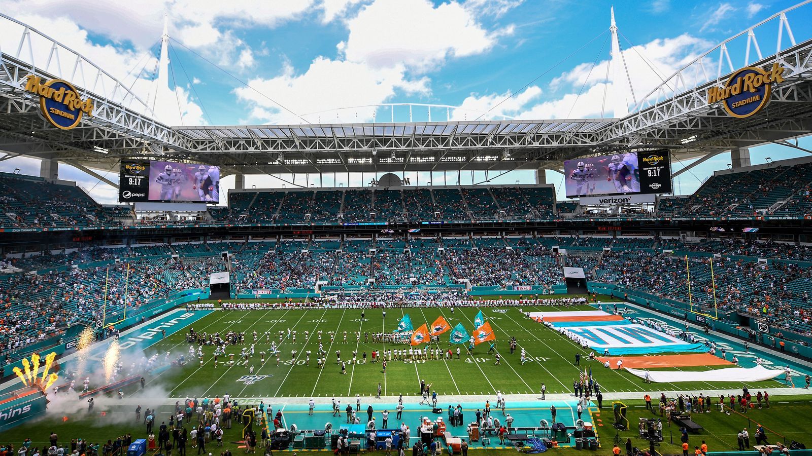 <strong>Hard Rock Stadium (Miami Gardens, Florida) - Kapazität: 65.326</strong><br>Am 12. Juli 2024 findet im Hause der Miami Dolphins das Endspiel statt. Neuerdings ist auch die Formel 1 in Miami zu Hause.