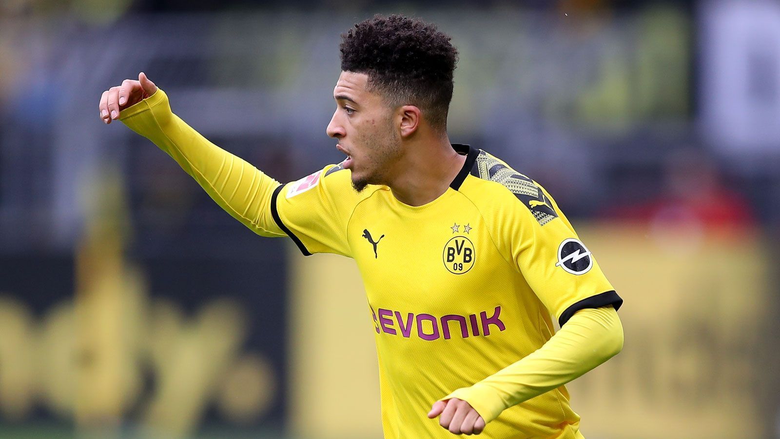 
                <strong>Alu-Treffer des BVB</strong><br>
                Das MUSS die Vorentscheidung in der 79. Minute sein: Hazard passt auf Haaland im Zentrum. Der Norweger kommt nicht dran, dafür Sancho. Sein Schlenzer knallt jedoch an den rechten Pfosten. Sooooooo knapp.
              