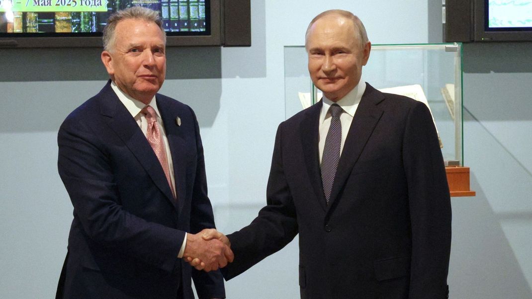 US-Sondergesandte Steve Witkoff (l.) trifft Präsidenten Wladimir Putin.