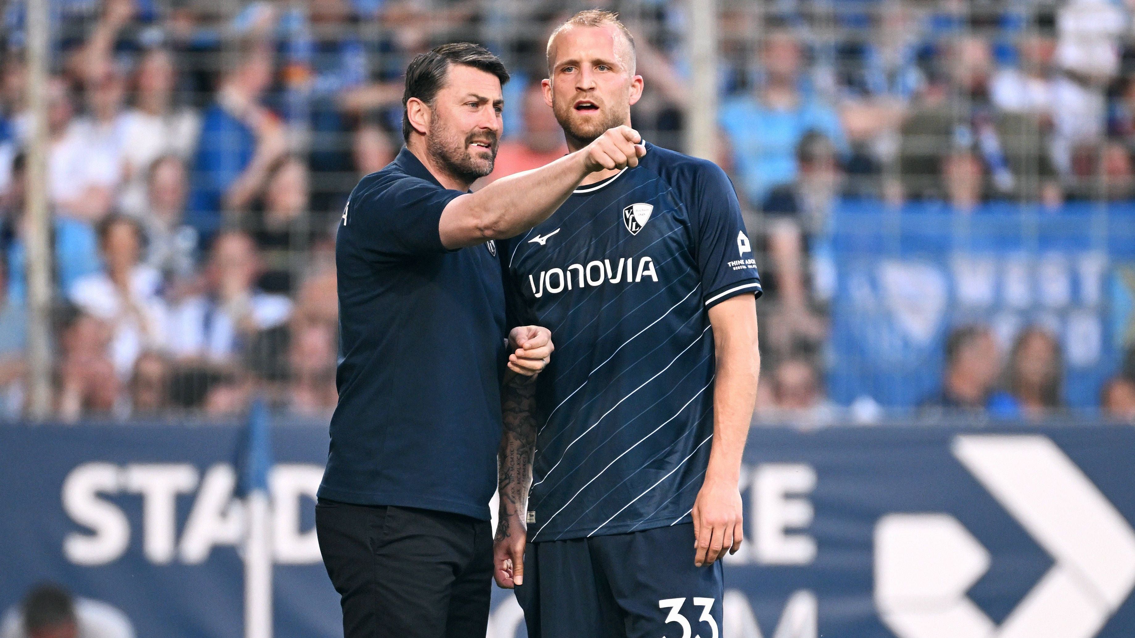 <strong>Philipp Hofmann (VfL Bochum)</strong><br>Ist kaum eingebunden, hängt in der Luft, ist ohne Durchschlagskraft. Beim Eigentor prallt der Ball nach einer Ecke gegen den Pfosten, dann gegen ihn und ins Tor. Bitterer geht’s kaum. Kann auch nach dem Seitenwechsel keine Akzente setzen. Geht in der 71. Minute runter. <strong><strong><em>ran</em></strong>-Note: 5</strong>