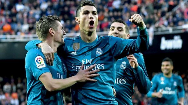 
                <strong>Top - Platz 6: Real Madrid (Spanien)</strong><br>
                Transfer-Einnahmen: 139 Millionen EuroTransfer-Ausgaben: 63 Millionen EuroTransfer-Saldo: 47 Millionen Euro
              