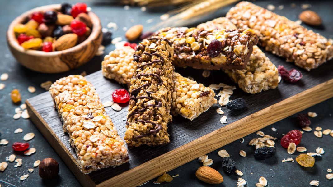 Eigentlich sollte der Verzehr von Müsliriegeln eine gesunde Zwischenmahlzeit sein. Allerdings könnte sich in den "MadeGood Granola Riegeln“ von Riverside International BV eine ungesunde Überraschung verbergen. (Symbolbild)