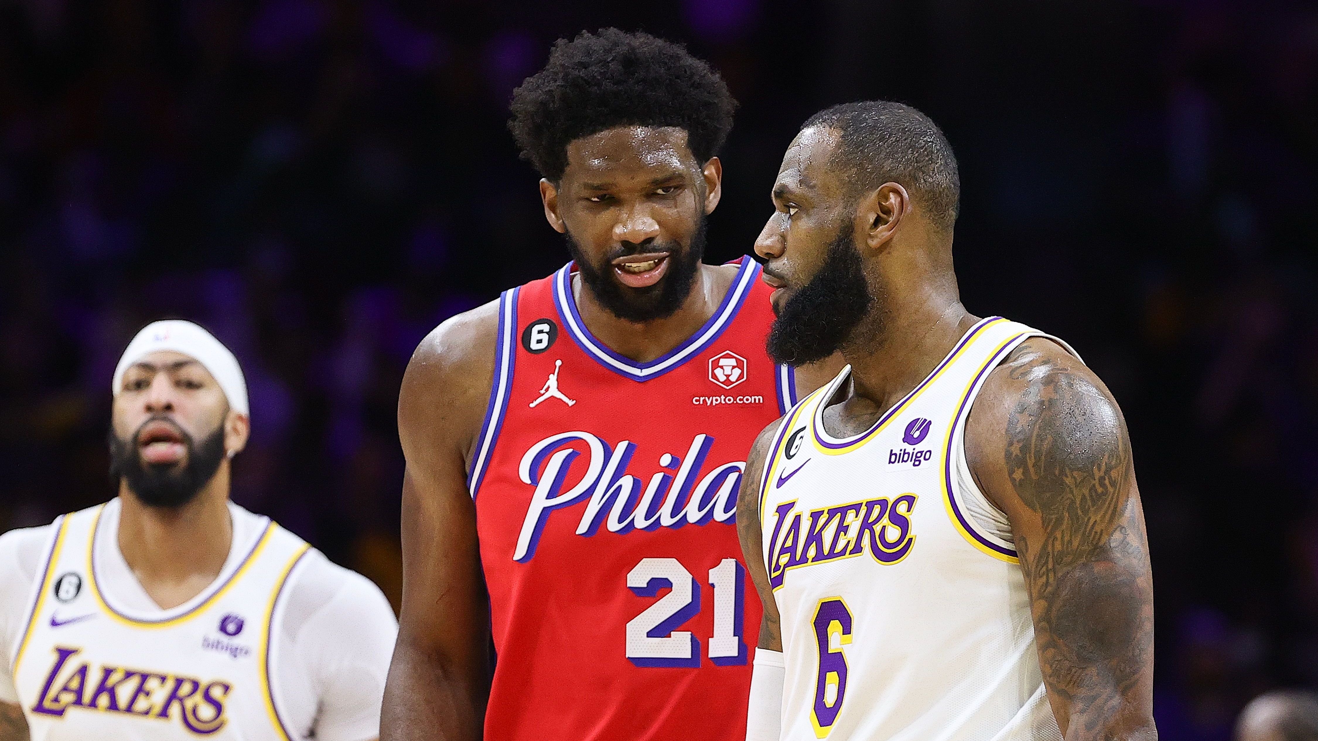 <strong>Philadelphia 76ers - Quote: +2000</strong><br>Bei den 76ers wäre das Gehalt kein Problem. Zur kommenden Saison stehen nur vier Spieler fest unter Vertrag. Es wäre sogar genug Cap Space vorhanden, um Tyrese Maxey eine Vertragsverlängerung zu geben und zugleich LeBron zu verpflichten. Ein Trio aus Embiid, Maxey und LeBron würde das Team sofort auf eine neue Stufe heben. Falls es mit LeBron nicht klappt, schielt "Philly" wohl auf Paul George.