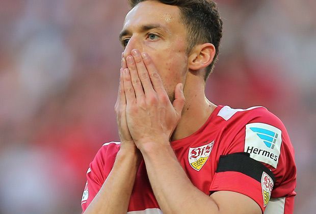 
                <strong>FLOP: Stuttgarter Schießbude</strong><br>
                14 Gegentore in den letzten vier Spielen, insgesamt 23! Der VfB Stuttgart entwickelt sich zur Schießbude der Bundesliga. Nur bei Werder Bremen (24) hat es häufiger eingeschlagen. Insgesamt kassiert die Elf von Armin Veh mehr als zwei Gegentore pro Spiel.
              