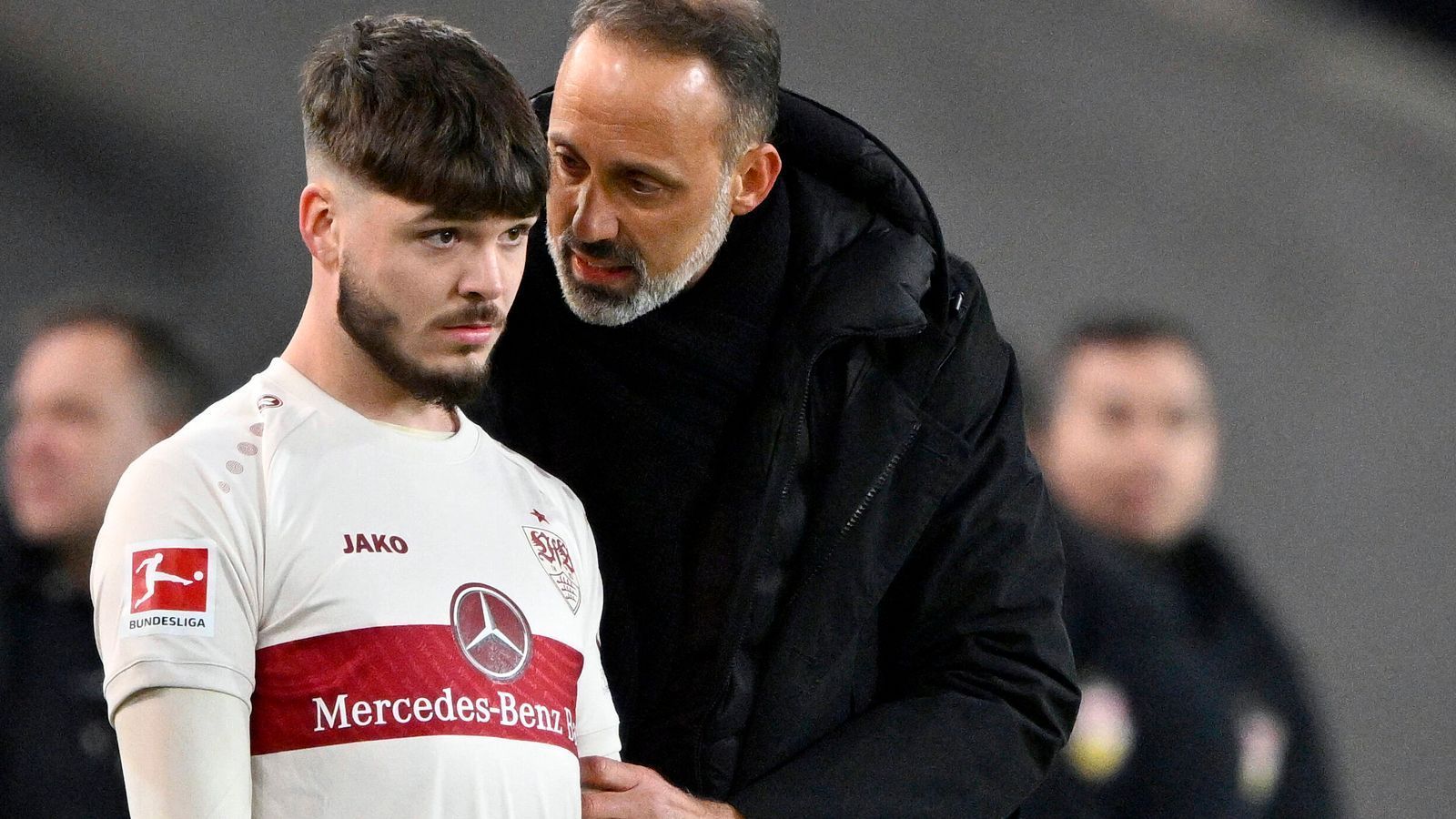 
                <strong>Lilian Egloff</strong><br>
                Ebenfalls nur drei Bundesliga-Einsätze standen in der abgelaufenen Saison für Eigengewächs Lilian Egloff zu Buche. Der 19-Jährige kam zuletzt am 25. Spieltag beim 3:2-Sieg gegen Gladbach zu einem Kurzeinsatz, stand danach nicht zuletzt aufgrund einer Verletzung gar nicht mehr im Spieltagskader der VfB-Profis. Der gebürtige Heilbronner mit Vertrag bis 2024 könnte nun ebenfalls verliehen werden, um sich andernorts bei entsprechend mehr Spielpraxis weiterentwickeln zu können. 
              