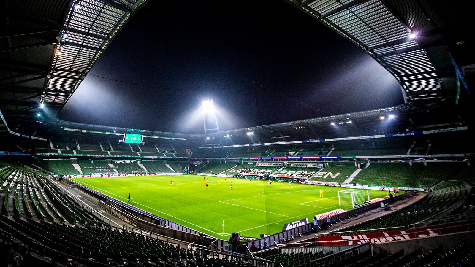 
                <strong>SV Werder Bremen</strong><br>
                &#x2022; Aktueller Name: Wohninvest Weserstadion<br>&#x2022; Alter Name: Weser-Stadion<br>&#x2022; Wiedereröffnung des Stadions: Januar 1947<br>&#x2022; Jahr der Übernahme: 2019<br>&#x2022; Laut der "Stuttgarter Zeitung" fließen jährlich drei Millionen<br>
              