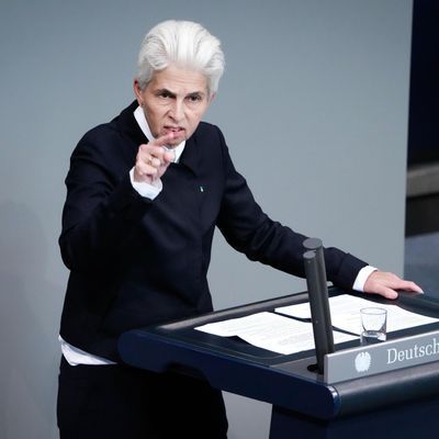 Marie-Agnes Strack-Zimmermann spricht im Bundestag.