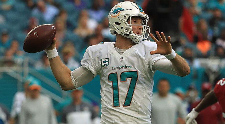 
                <strong>Ryan Tannehill (Quarterback, Miami Dolphins)</strong><br>
                Beim knappen 26:23-Sieg gegen die Arizona Cardinals in Week 14 musste Ryan Tannehill im dritten Viertel die Partie verlassen. Er hat sich das Kreuzband überdehnt. Ob er bei den Playoffs dabei sein kann, ist noch offen. Sein Backup Matt Moore hat die restlichen Spiele der Regular Season übernommen. 
              