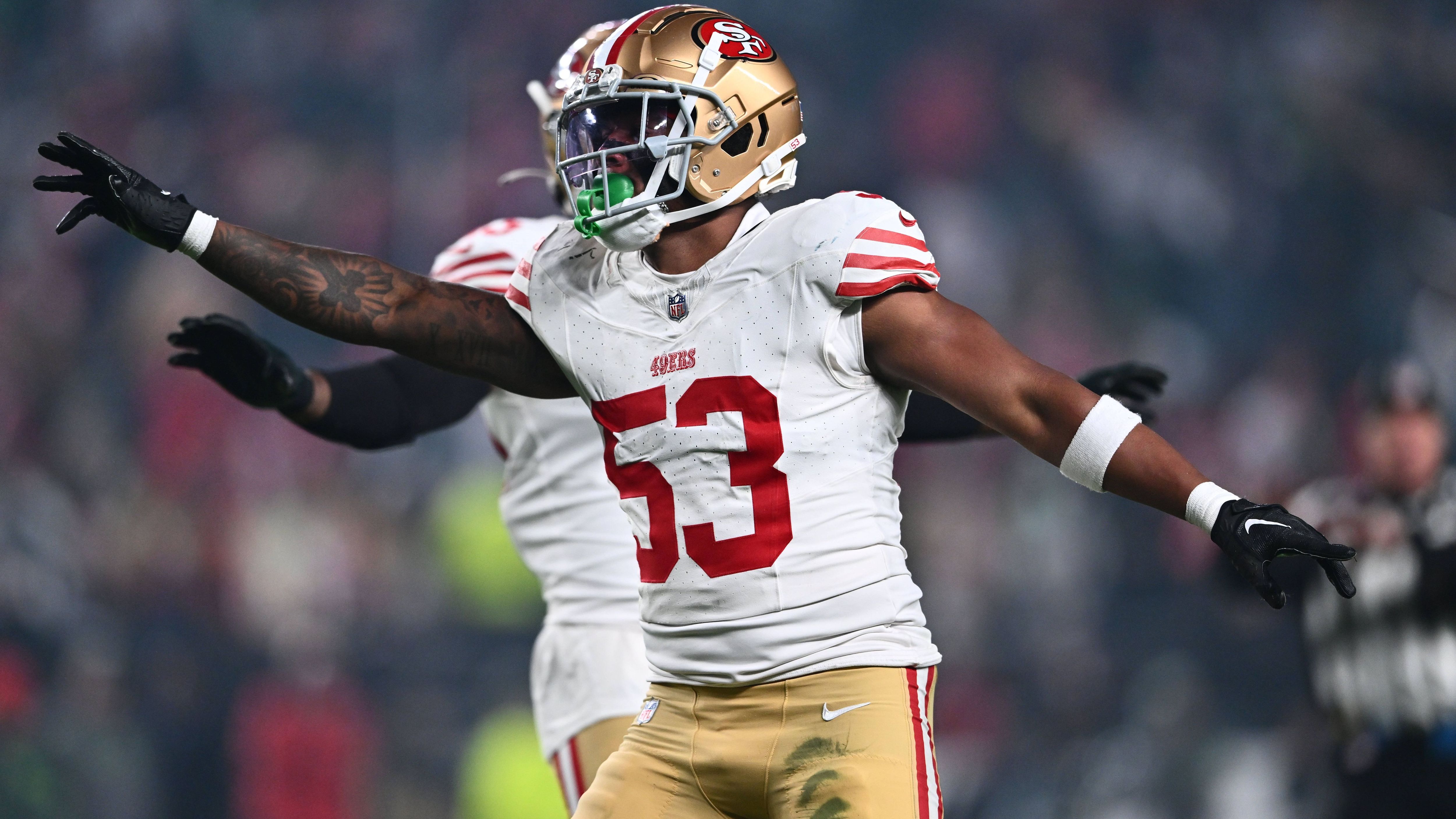 <strong>San Francisco 49ers: Dee Winters (Linebacker)</strong><br>Breakout-Kandidaten im Kader der 49ers sind rar gesät, Dee Winters aber könnte einer sein. Der Linebacker wäre in der Lage, die Position von Dre Greenlaw auszufüllen, der sich im Super Bowl die Achillessehne gerissen hatte und noch bis tief in die neue Saison ausfallen dürfte. Winters könnte sich in dieser Zeit in den Vordergrund spielen.