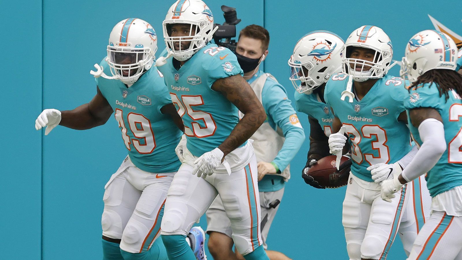 
                <strong>Miami Dolphins (8-5/AFC East)</strong><br>
                Week 15: vs. New England Patriots -Week 16: at Las Vegas Raiders -Week 17: at Buffalo Bills
              