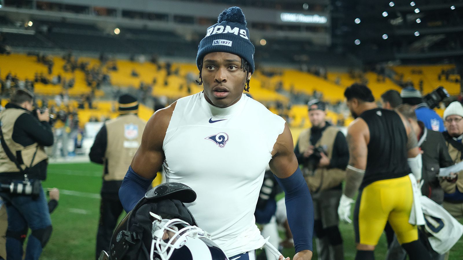 
                <strong>Platz 15: Jalen Ramsey (Cornerback, Los Angeles Rams)</strong><br>
                Total Cash: 26.203.000 Dollar -Vertrag bis nach der Saison 2025
              