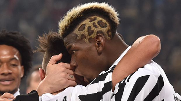 
                <strong>Paul Pogba Januar 2016</strong><br>
                Januar 2016: Nur einen Monat vorher schockiert der Franzose mit Vorfahren aus Guinea seine Fans mit diesem verrückten Leoparden-Look. Nach all den Experimenten weiß der Juve-Star, wie er die Blicke auf sich zieht. 
              