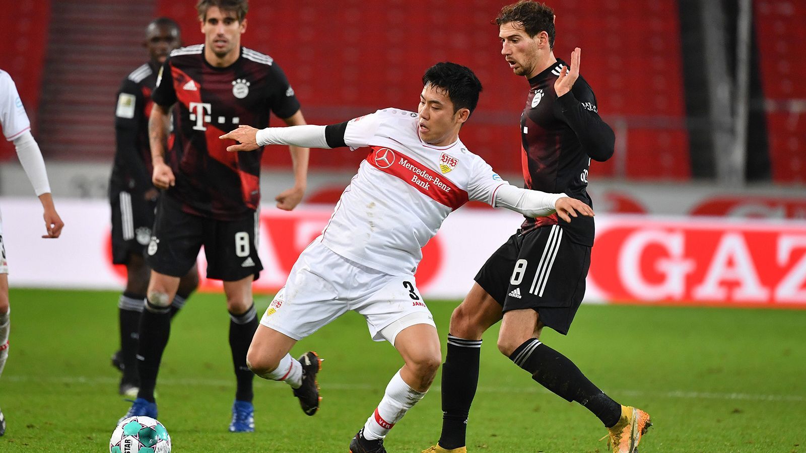 
                <strong>Die meisten gewonnenen Zweikämpfe</strong><br>
                1. Platz: Wataru Endo (VfB Stuttgart) - 211 gewonnene Zweikämpfe2. Platz: Daniel Caligiuri (FC Augsburg) - 179 gewonnene Zweikämpfe3. Platz: Matheus Cunha (Hertha BSC) - 171 gewonnene Zweikämpfe
              