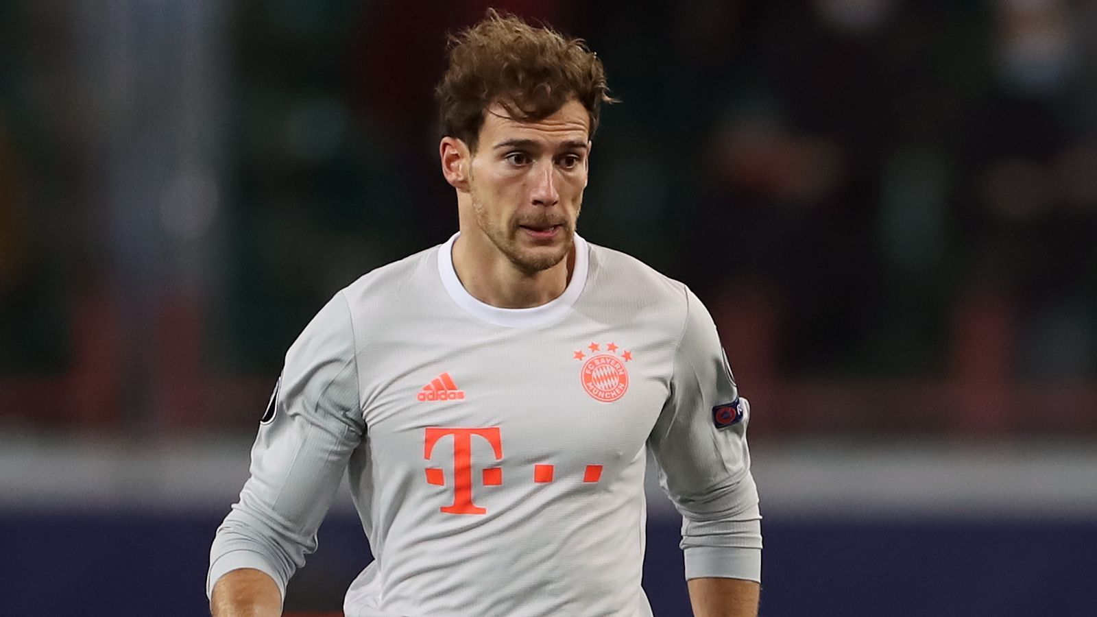 
                <strong>Leon Goretzka</strong><br>
                Goretzka ersetzt den überforderten Roca zur Pause, mit seiner Einwechslung stabilisiert sich das Bayern-Mittelfeld. Bleibt offensiv aber unauffällig. ran-Note: 4
              