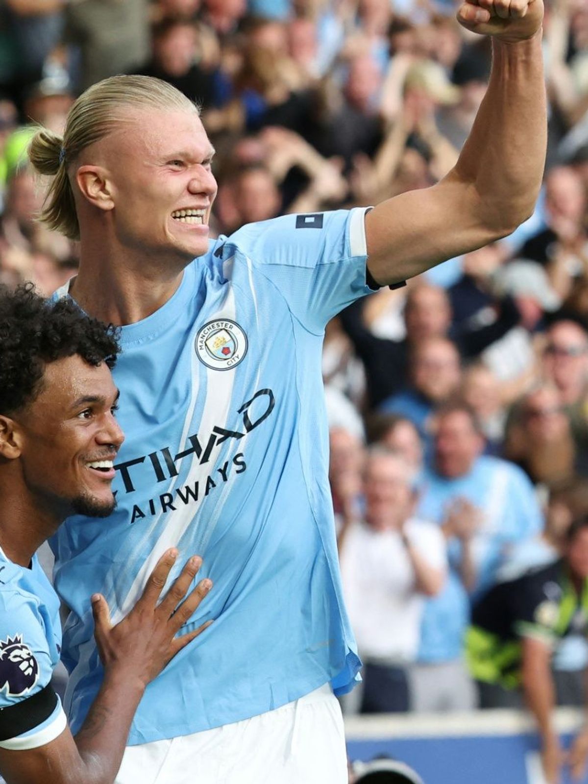 Haaland (r.) trifft doppelt in Wolverhampton