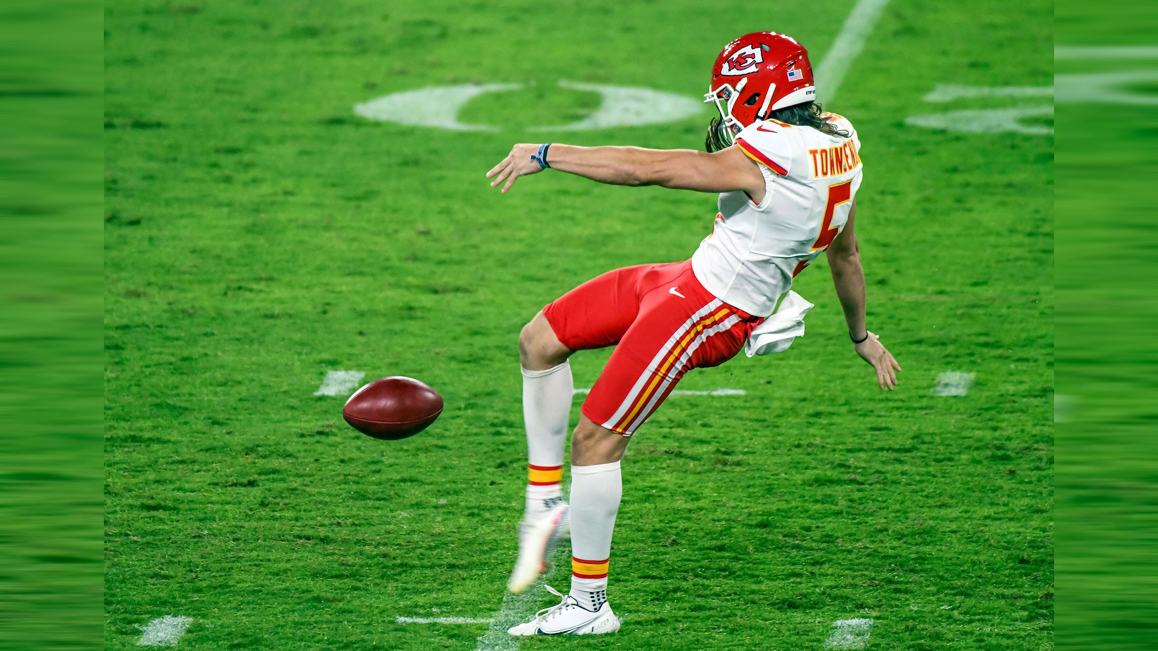 
                <strong>Tommy Townsend (Kansas City Chiefs)</strong><br>
                Position: Punter - Gedraftet: undrafted - NFL-Spiele: 21 - Wichtigste Statistiken: 78 Punts, 3602 Yards, 46,2 Yards pro Punt - 
              