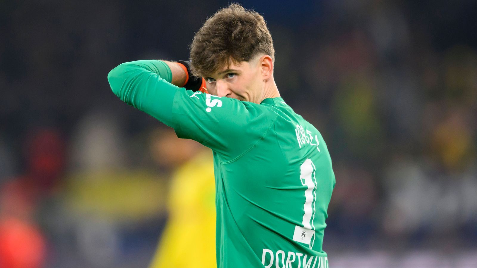 
                <strong>Gregor Kobel</strong><br>
                Dortmunds Keeper, der zuletzt gegen Chelsea überragte, spielt auch gegen die Hertha wieder stark. Gregor Kobel muss bei zahlreichen Abschlüssen der Berliner eingreifen, hält dabei etwa mehrere Male gegen Cigerci oder Richter sowie Serdar gut, ebenso bei einem Niederlechner-Distanzschuss. ran-Note: 2
              