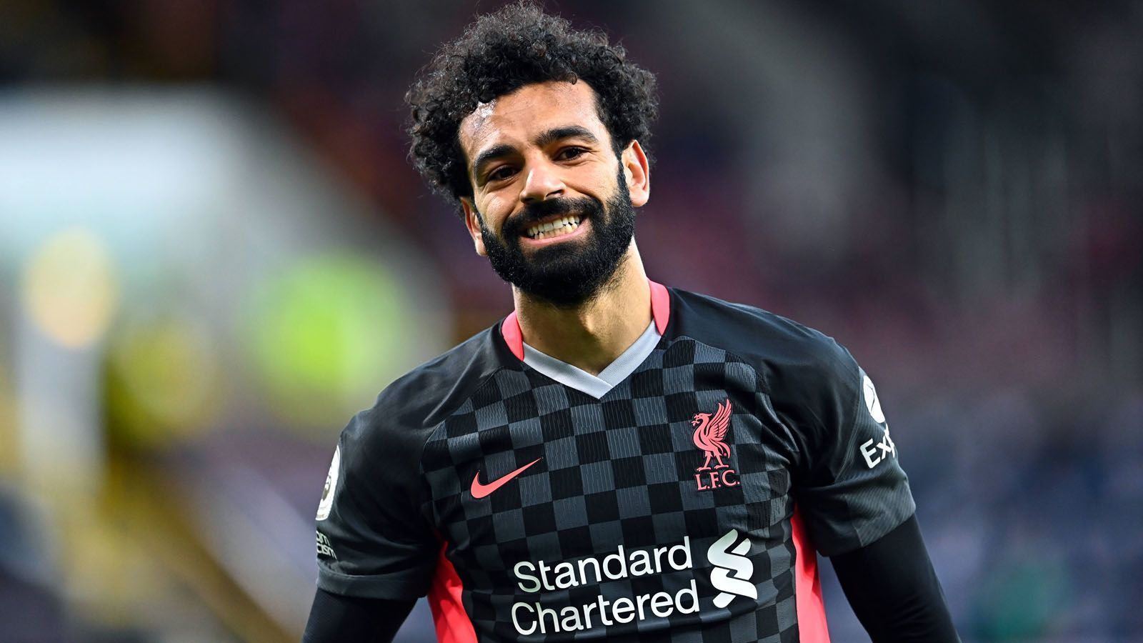 
                <strong>Angriff: Mohamed Salah (FC Liverpool)</strong><br>
                Salah ist der einzige Spieler des FC Liverpool, der in die Elf des Jahres gewählt wurde. Der Flügelstürmer steht mit 22 Toren auf Platz 2 der Torschützenliste.
              