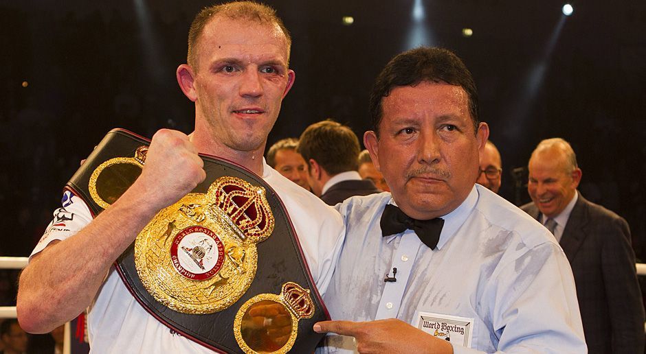 
                <strong>Jürgen Brähmer vs. Marcus Oliveira</strong><br>
                Um den vakanten WBA-WM-Titel im Halbschwergewicht ging es gegen den US-Amerikaner Marcus Oliveira im Dezember 2013. Nach zwölf intensiven Runden stimmten die Punktrichter einstimmig für Brähmer.
              