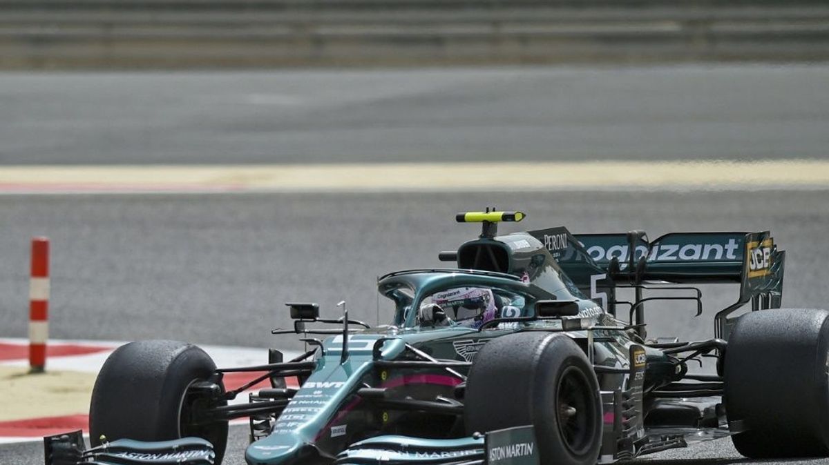 Vettel am zweiten Tag der Testfahrten in Bahrain