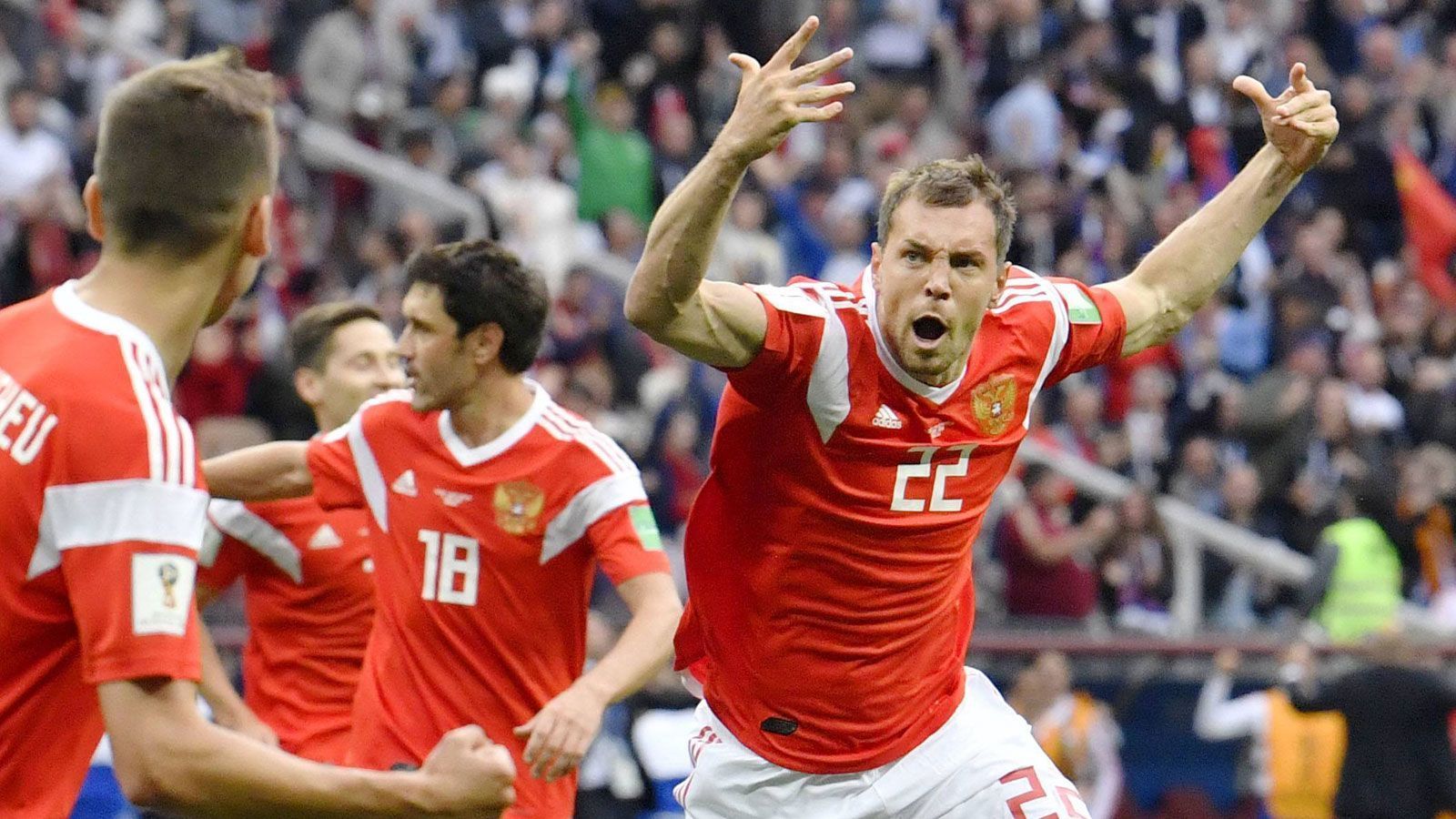 
                <strong>Höchster Sieg im Eröffnungsspiel</strong><br>
                5:0! Russland stellt als Gastgeber der WM 2018 gleich im Eröffnungsspiel einen neuen WM-Rekord auf. Noch nie seit Einführung der Eröffnungsspiele 1966 gab es einen so hohen Sieg im Auftaktspiel einer WM-Endrunde. Bisheriger Rekordhalter war Deutschland mit dem 4:2 gegen Costa Rica beim Sommermärchen 2006.
              