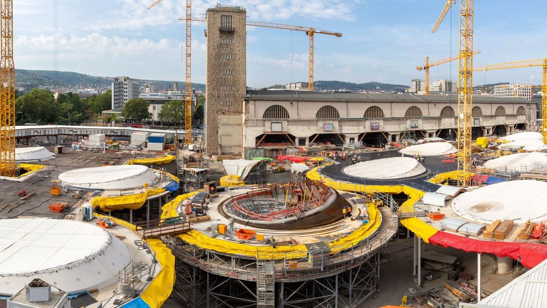 Ein „streng vertrauliches“ Dokument der Deutschen Bahn soll verraten, dass Stuttgart 21 sogar noch teurer und langwieriger wird als bisher angenommen.