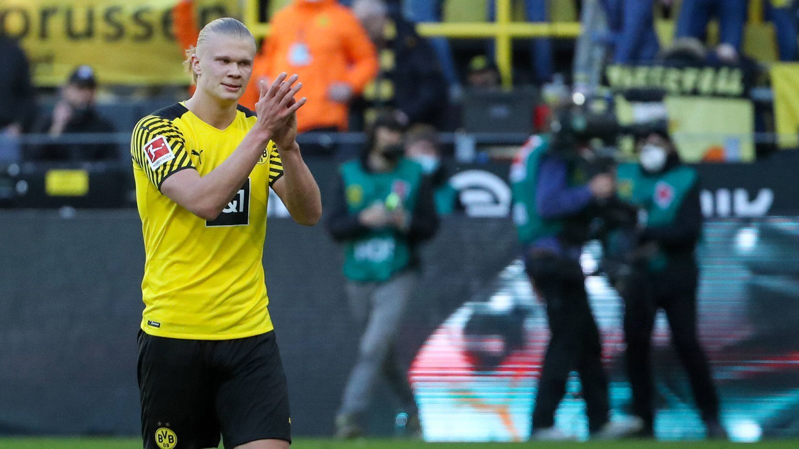 
                <strong>Wer tritt in die Fußstapfen von Erling Haaland?</strong><br>
                Dass Erling Haaland Borussia Dortmund zum Saisonende verlassen wird, ist so gut wie sicher. Damit spült es 75 Millionen Euro Ablöse in die BVB-Kasse, die der Verein zumindest zum Teil in einen Nachfolger investieren will. ran gibt einen Überblick über möglichen Kandidaten. 
              