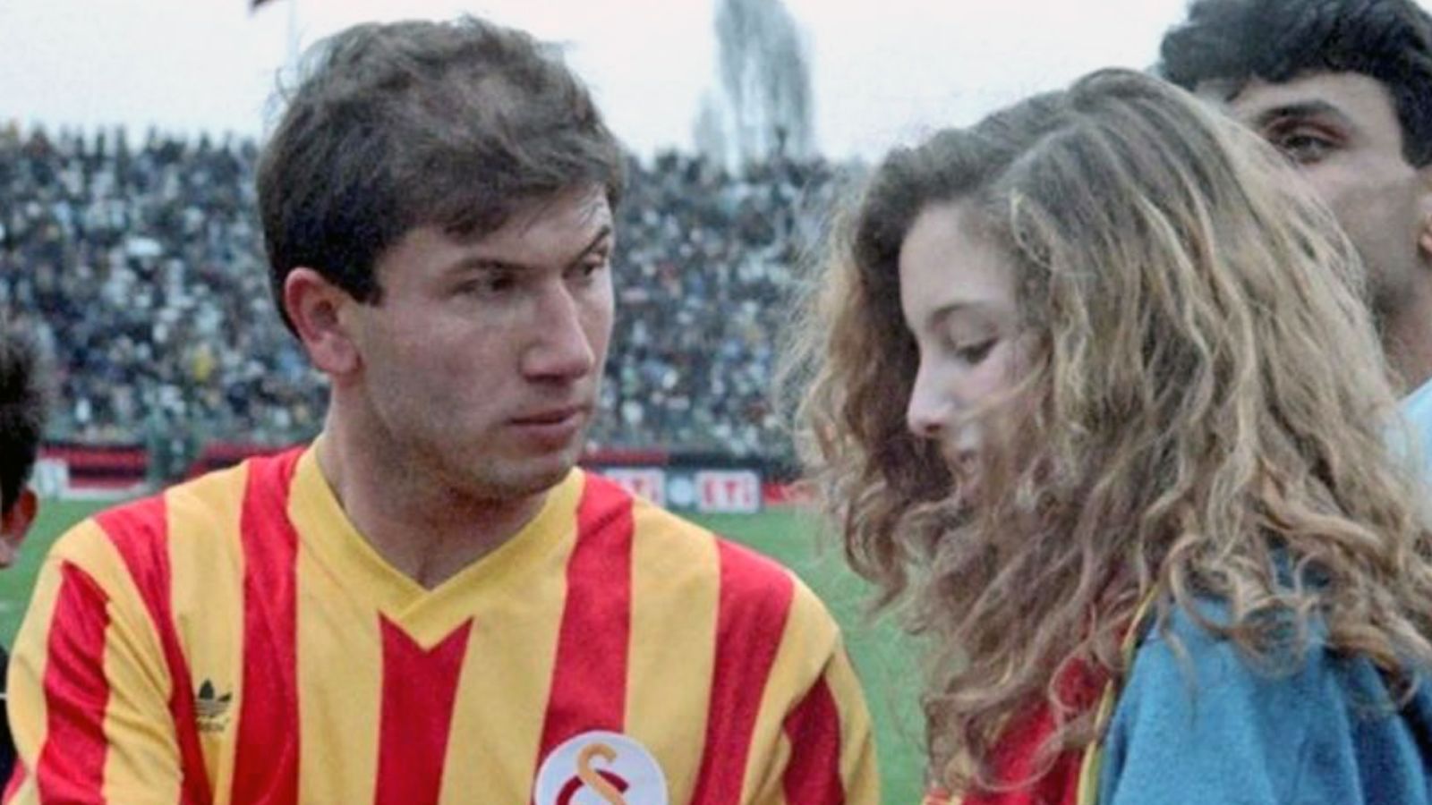 
                <strong>Süper Lig (Türkei)</strong><br>
                Tanju Colak erzielte in der Saison 1987/88 39 Saisontore in der Süper Lig für Galatasaray Istanbul. - Auf Platz 2 liegt Hakan Sükür mit 38 Saisontoren in der Süper Lig in der Spielzeit 1996/97 für Galatasaray Istanbul.
              