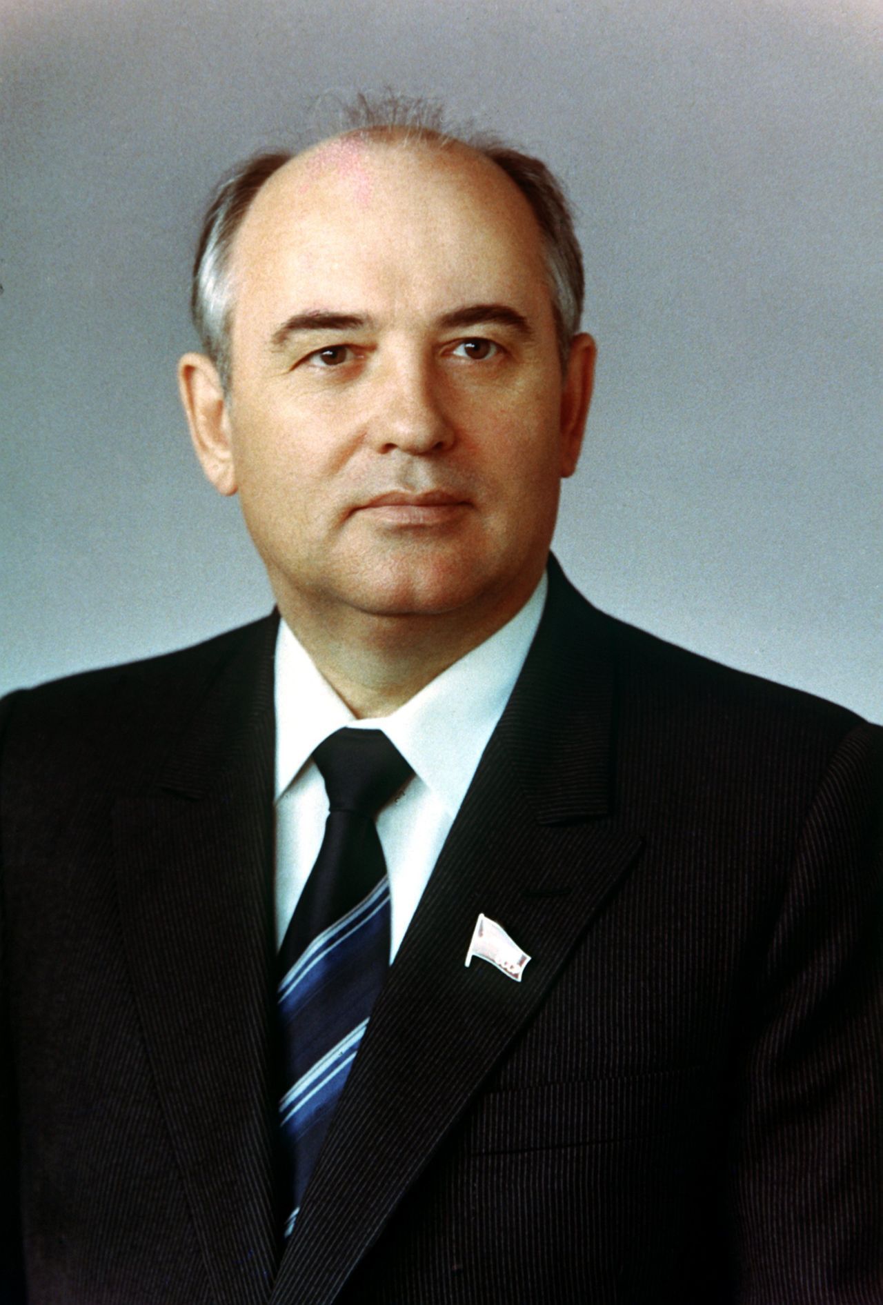 Michail Sergejewitsch Gorbatschow:  geboren 1931 in Russland. War von 1985 bis zum Zerfall der UdSSR 1991 Staatspräsident.