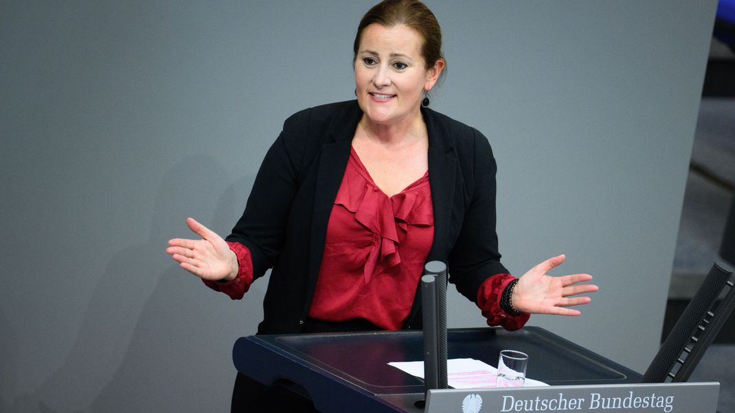 16. September 2025, Berlin: Janine Wissler (Die Linke) spricht in der 23. Plenarsitzung der 21. Legislaturperiode im Deutschen Bundestag. 