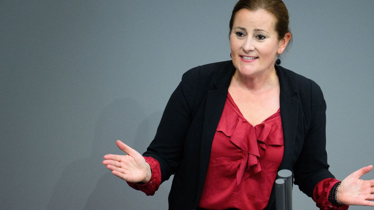 16. September 2025, Berlin: Janine Wissler (Die Linke) spricht in der 23. Plenarsitzung der 21. Legislaturperiode im Deutschen Bundestag. 
