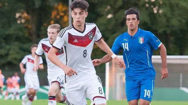 
                <strong>Einer wie Özil: Das ist Shootingstar Kai Havertz</strong><br>
                Dem Deutschen Fußball-Bund ist das Talent des Mittelfeldmanns natürlich auch nicht verborgen geblieben. 2014 gab er sein Debüt in der U16, auch für die U17 kam er bereits zum Einsatz.
              