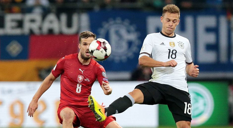 
                <strong>Joshua Kimmich</strong><br>
                Joshua Kimmich: Nutze wirklich jede Gelegenheit, um in der Offensive Gas zu geben. Auch wenn am Anfang nicht alles klappte, die Einstellung stimmte. Der Bayern-Youngster gab keinen Ball verloren. Initiierte einige gute Angriffe, bereitete dann sehenswert das 2:0 durch Toni Kroos vor. ran-Note: 2.
              