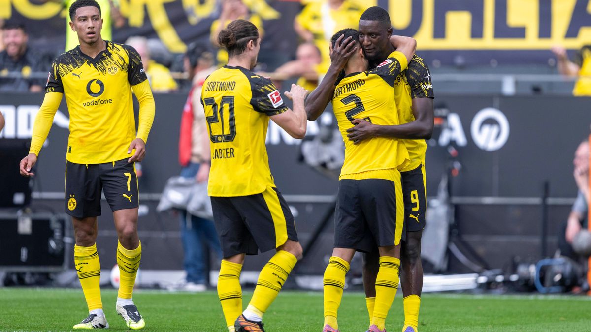 31.08.2025: Fußball: Borussia Dortmund - Union Berlin, 2. Spieltag im Signal-Iduna-Park. Die Dortmunder Spieler jubeln nach dem Tor von Serhou Guirassy (Borussia Dortmund) zum 1:0. WICHTIGER HINWEI...