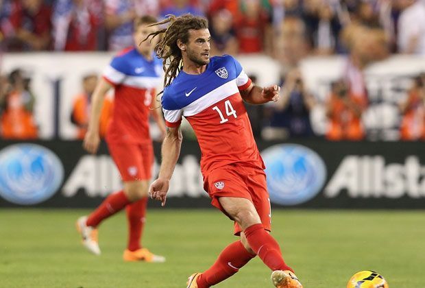 
                <strong>Kyle Beckerman</strong><br>
                Kyle Beckerman komplettiert das starke defensive Mittelfeld der Amerikaner. Seinen Nebenmann Jones ähnelt er nicht nur in der Frisur, auch seine Spielweise kommt dem anderen Sechser sehr nah.
              