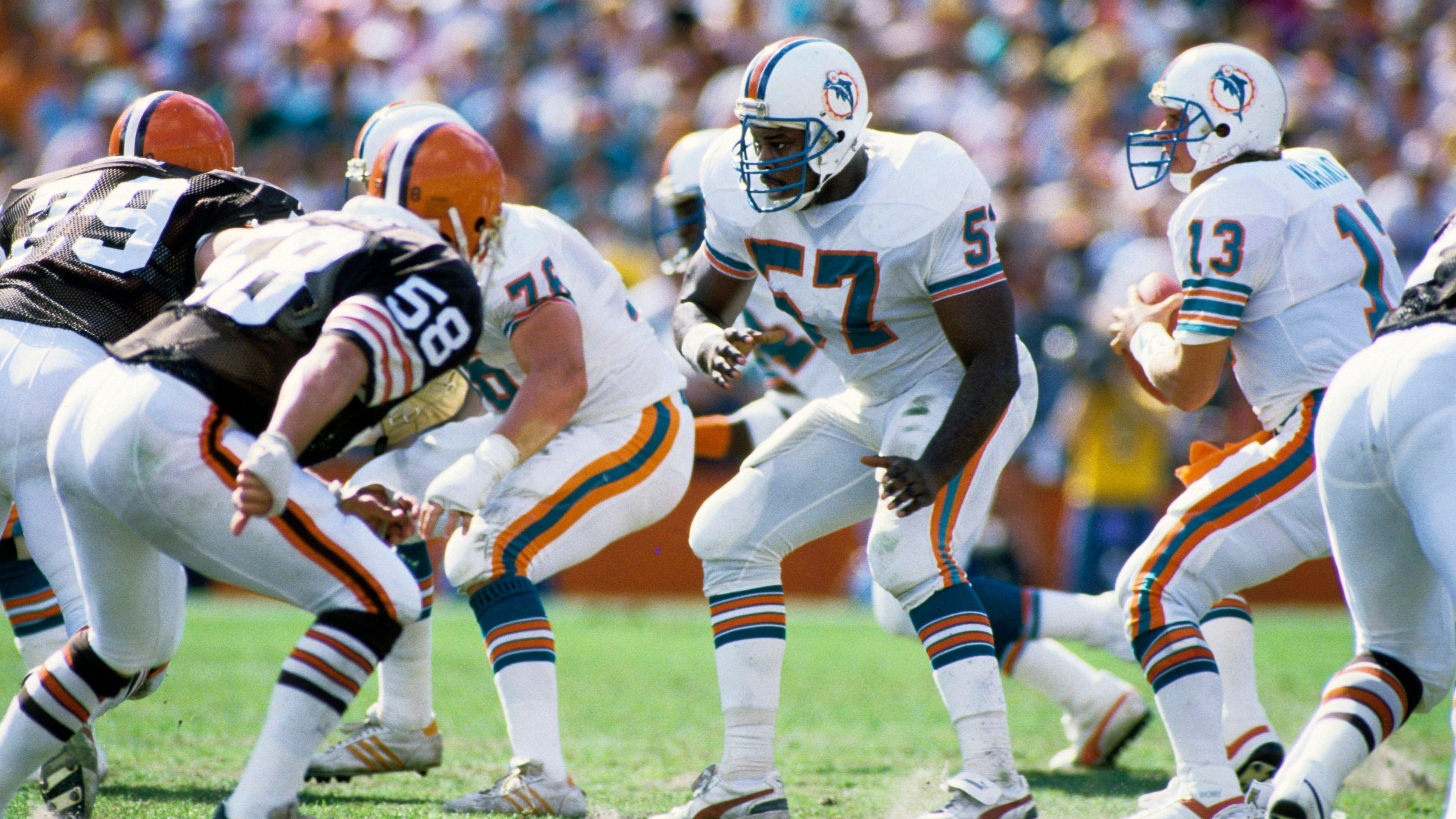 <strong>57: Dwight Stephenson</strong><br>Team: Miami Dolphins<br>Position: Center<br>Erfolge: Pro Football Hall of Famer, viermaliger First Team All-Pro, fünfmaliger Pro Bowler<br>Honorable Mention: Rickey Jackson