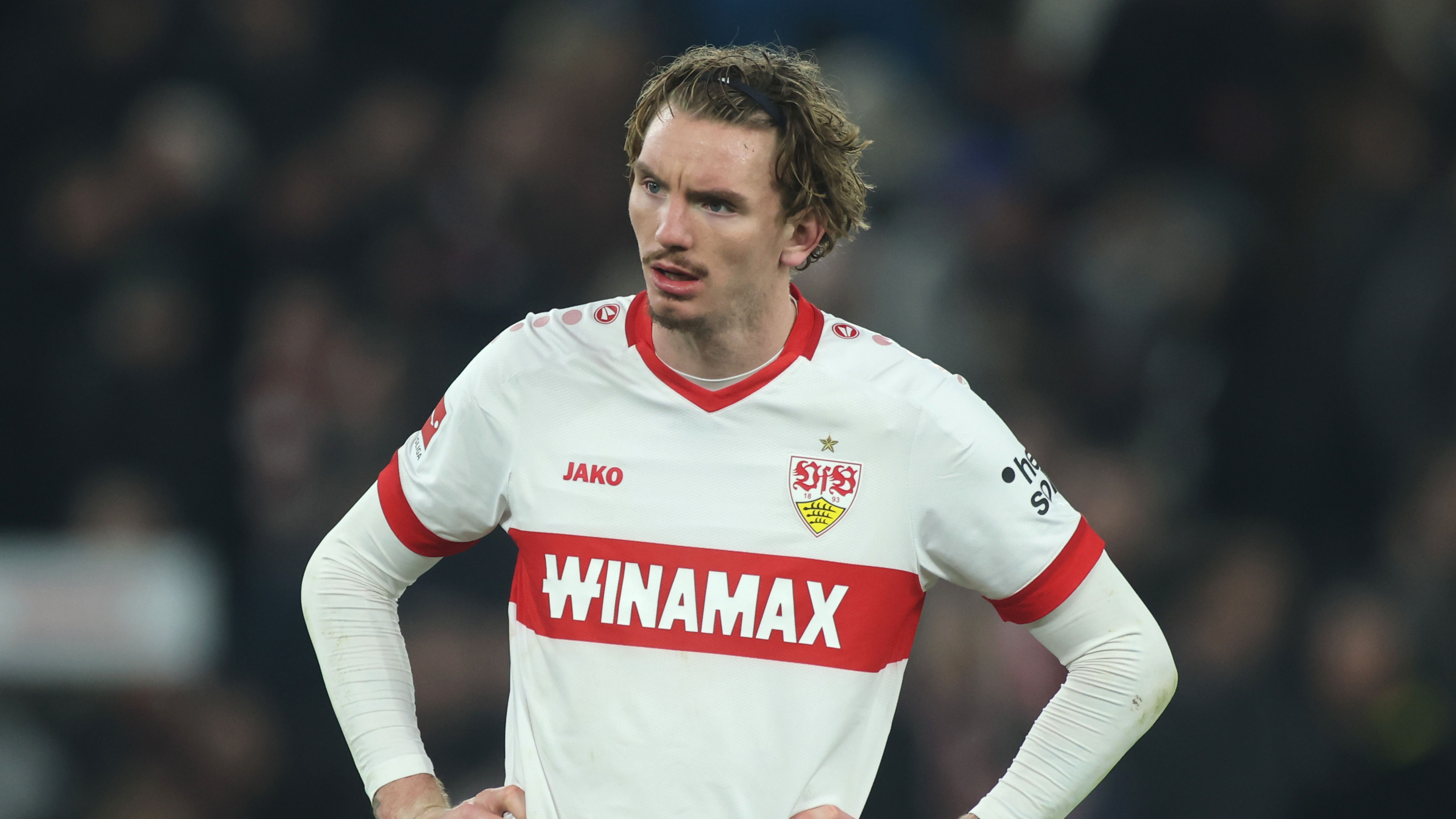 <em><strong>Nick Woltemade (VfB Stuttgart)</strong><br>Da der FC Bayern einen Backup für Harry Kane holen möchte, ploppen immer wieder Gerüchte über mögliche Kandidaten auf. Aktuell wird Stuttgarts Nick Woltemade gehandelt. "Er wird beobachtet. Er ist im Blickfeld, aber es gibt bisher nichts Konkretes", hieß es bei "Sky". Fakt ist: Der 23-Jährige spielt eine starke Saison für die Schwaben. Er erzielte bislang zwölf Tore und bereitete drei weitere Treffer vor. Der Vertrag des U21-Nationalspielers läuft noch bis 2028.</em>