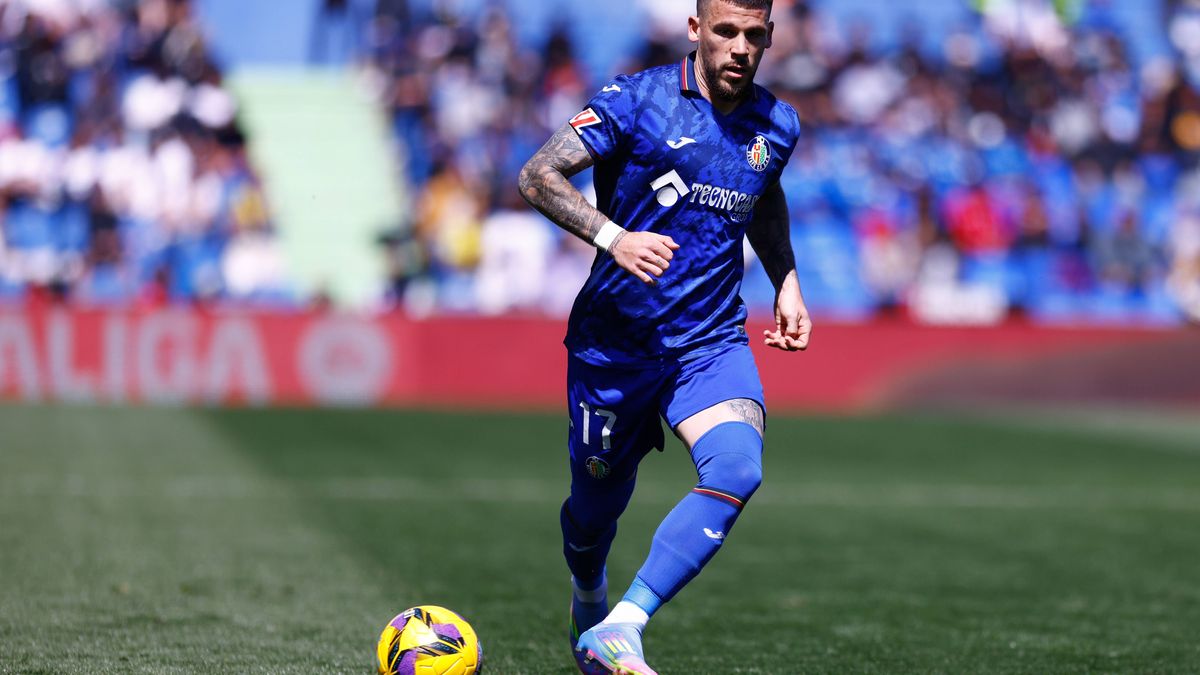 March 30, 2025, Getafe, Madrid, SPAIN: Carles Perez of Getafe CF in action during the Spanish League, LaLiga EA Sports, football match played between Getafe CF and Villarreal CF at Coliseum de Geta...