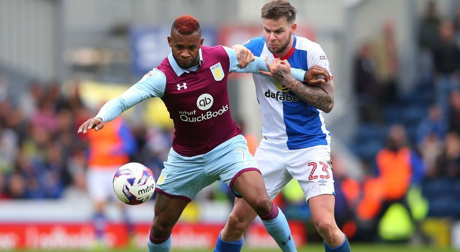 
                <strong>Rechter Verteidiger: Leandro Bacuna (Curacao)</strong><br>
                Auf der rechten Abwehrseite von Curacao ist Leandro Bacuna beim Gold Cup gesetzt. 2013 wechselte er vom FC Groningen zu Aston Villa. Dort ist der 25-Jährige 85 Mal in der Premier League aufgelaufen. Nach dem Abstieg hat Bacuna 2016/17 eine solide Saison in der englischen Championship-Liga gespielt und sich als Stammspieler bei Villa etabliert. Beeindruckend ist aber vor allem seine Statistik in der Nationalmannschaft: In den ersten sechs Einsätzen traf der Abwehrspieler vier Mal. Ende Juni gewann er mit Curacao den Caribbean Cup. Nun möchte er auch beim Gold Cup die Favoriten ärgern.
              