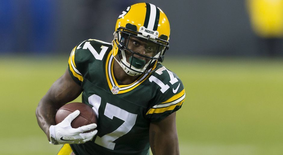 
                <strong>Davante Adams (Green Bay Packers)</strong><br>
                Nachdem sich Wide Receiver Davante Adams im Spiel gegen die Dallas Cowboys den Knöchel verstaucht hatte, wird er in der Woche vor den Championship Playoffs nicht am Training der Green Bay Packers teilnehmen. Gegenüber ESPN-Reporter Jason Wilde räumte Packers Coach Mike McCarthy ein, dass die Verletzung seines Schützling so besorgniserregend sei, dass man ihn sicherheitshalber bis Sonntag schonen wolle. Die Packers gastieren am 22. Januar im Spiel um den Einzug in den Super Bowl bei den Atlanta Falcons (ab 20:15 Uhr auf ProSieben MAXX und ab 22:30 Uhr in SAT.1). Doch Adams ist nicht der einzige Packers-Wide Receiver, dessen Einsatz am Sonntag fraglich ist ...
              