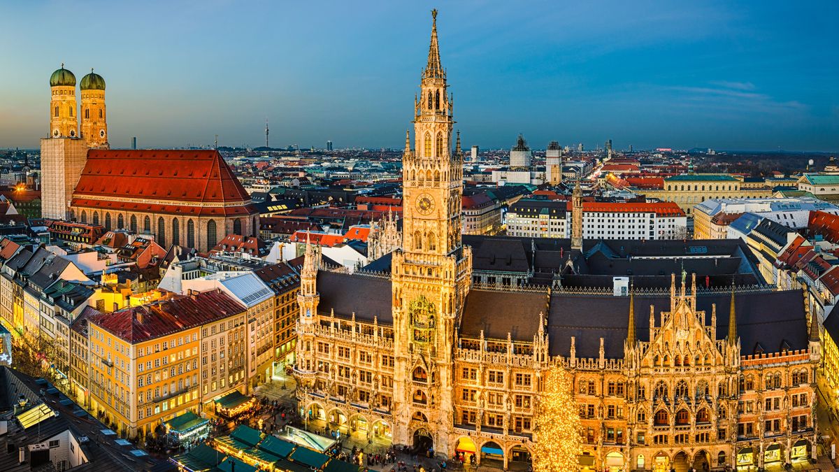 Münchner Weihnachtsmarkt auf dem Marienplatz.