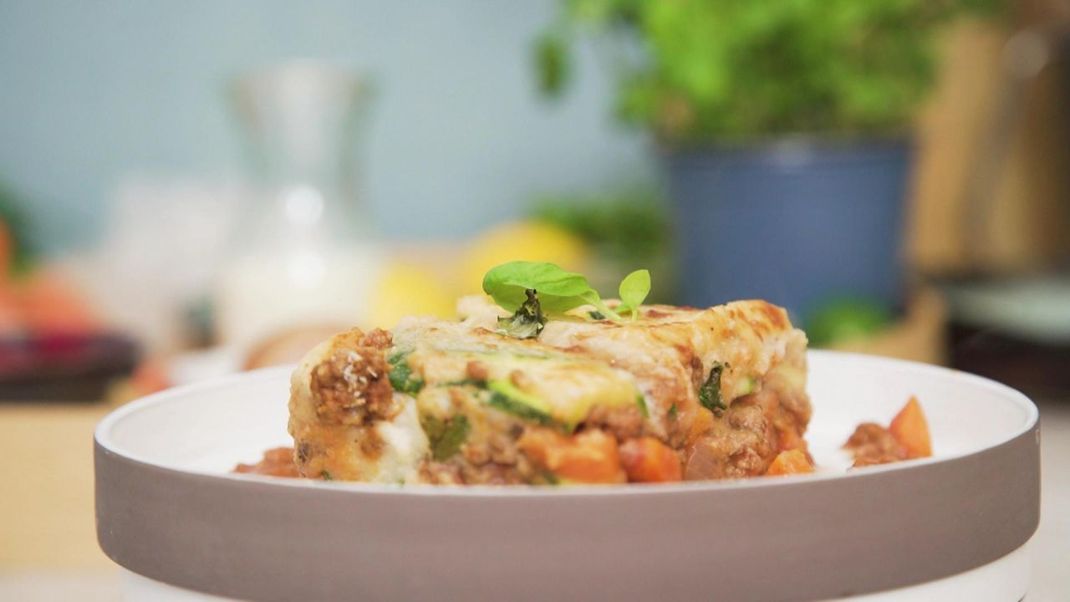 Kalorienarme Zucchini-Lasagne? Wir zeigen dir, wie's geht.