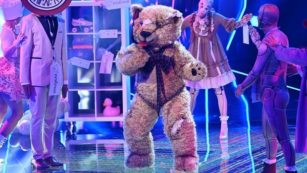 Der Teddy performt 'Lovefool' von The Cardigans/Twocolours