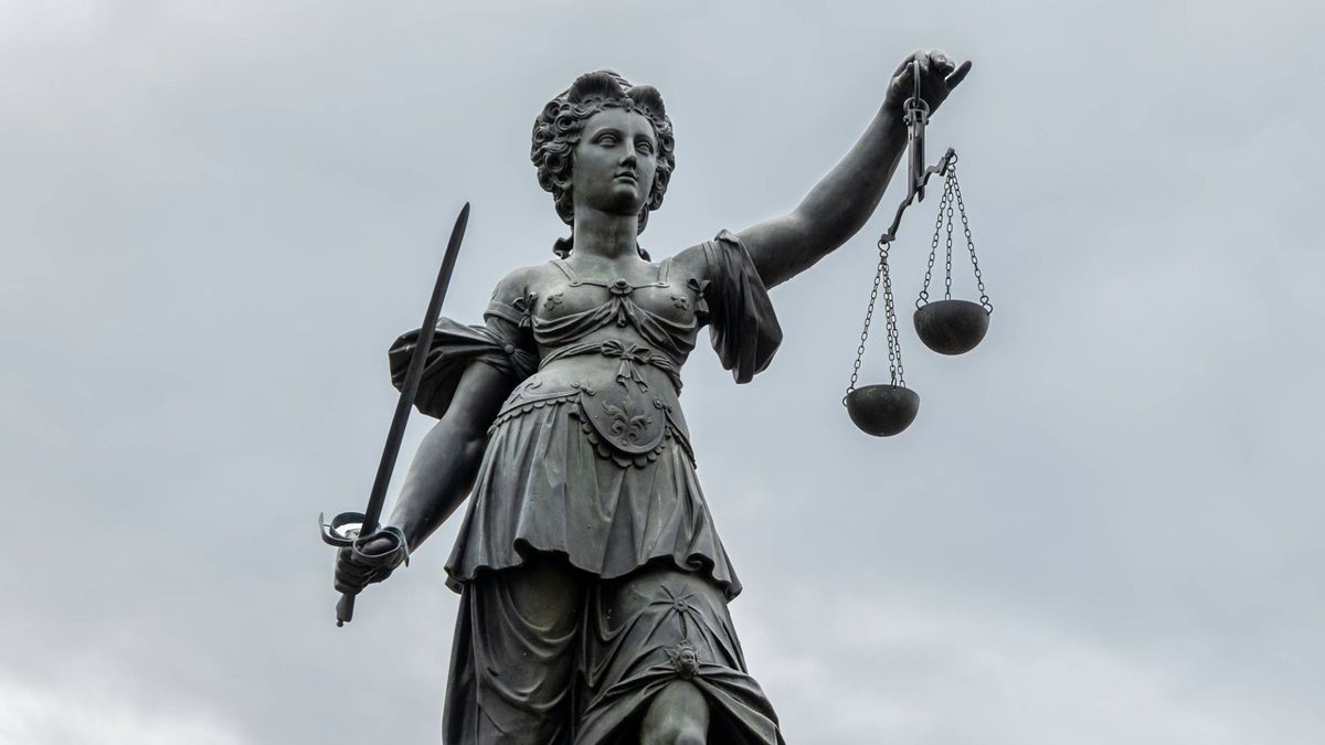 Justitia-Statue