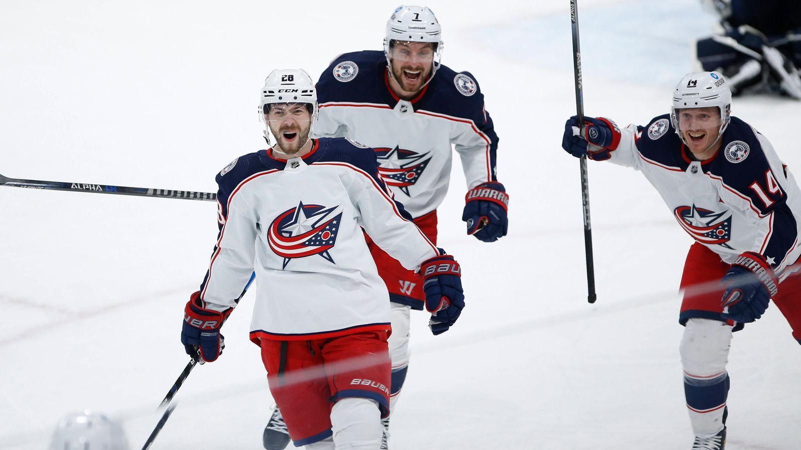 
                <strong>Columbus Blue Jackets</strong><br>
                Wie die Calgary Flames, lassen auch die Blue Jackets bei einem Tor AC/DC laufen. In Columbus legt der DJ allerdings "For Those About To Rock (We Salute You)" auf.
              