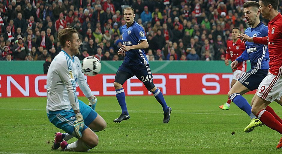 
                <strong>Ralf Fährmann (FC Schalke 04)</strong><br>
                Ralf Fährmann (FC Schalke 04): Die ärmste Sau in der Allianz Arena. Der Keeper wird von seiner Abwehr völlig im Stich gelassen. Sieht beim 0:3 sehr unglücklich aus, als der Ball flach zentral einschlägt. ran-Note: 4
              