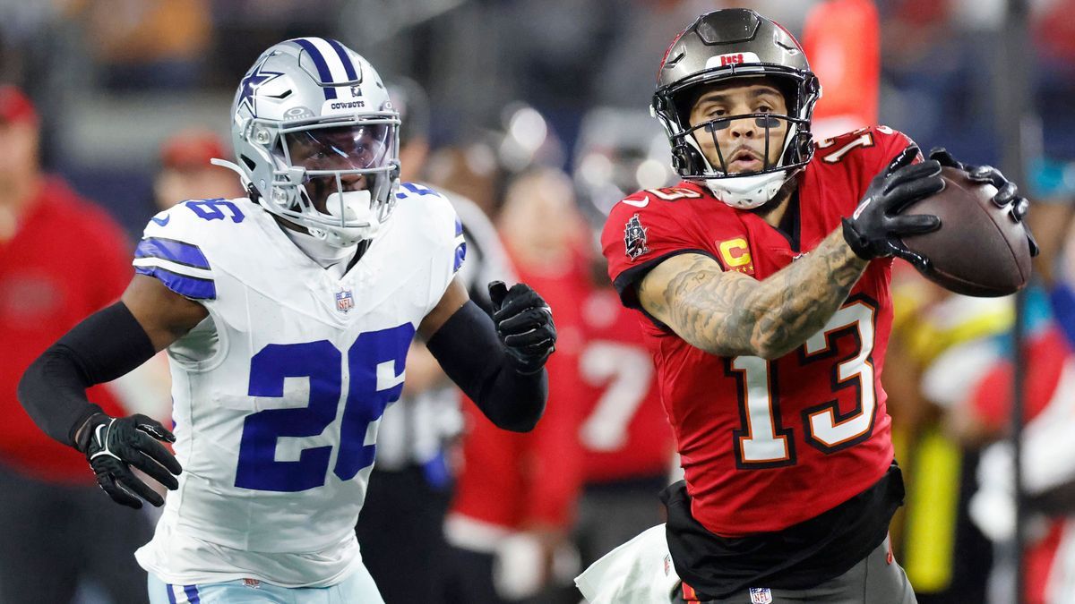 Tampa Bay Buccaneers v Dallas Cowboys