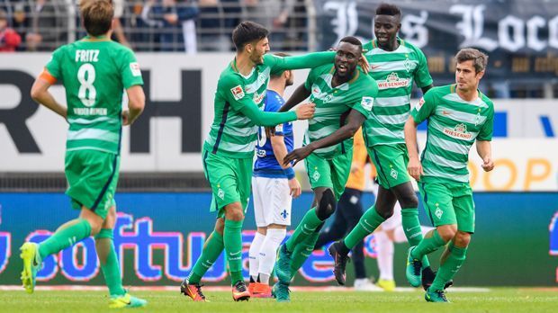 
                <strong>Meisten eingesetzten Spieler</strong><br>
                Meisten eingesetzten Spieler: Mit bereits 26 eingesetzten Spielern hat Werder Bremen die meisten unterschiedlichen Profis in der laufenden Saison aufs Feld geschickt. Dauerbrenner ist Theodor Gebre Selassie mit 630 Einsatz-Minuten. Thanos Petsos hat mit nur sechs Minuten die bislang geringste Einsatzzeit beim Bundesligisten.
              