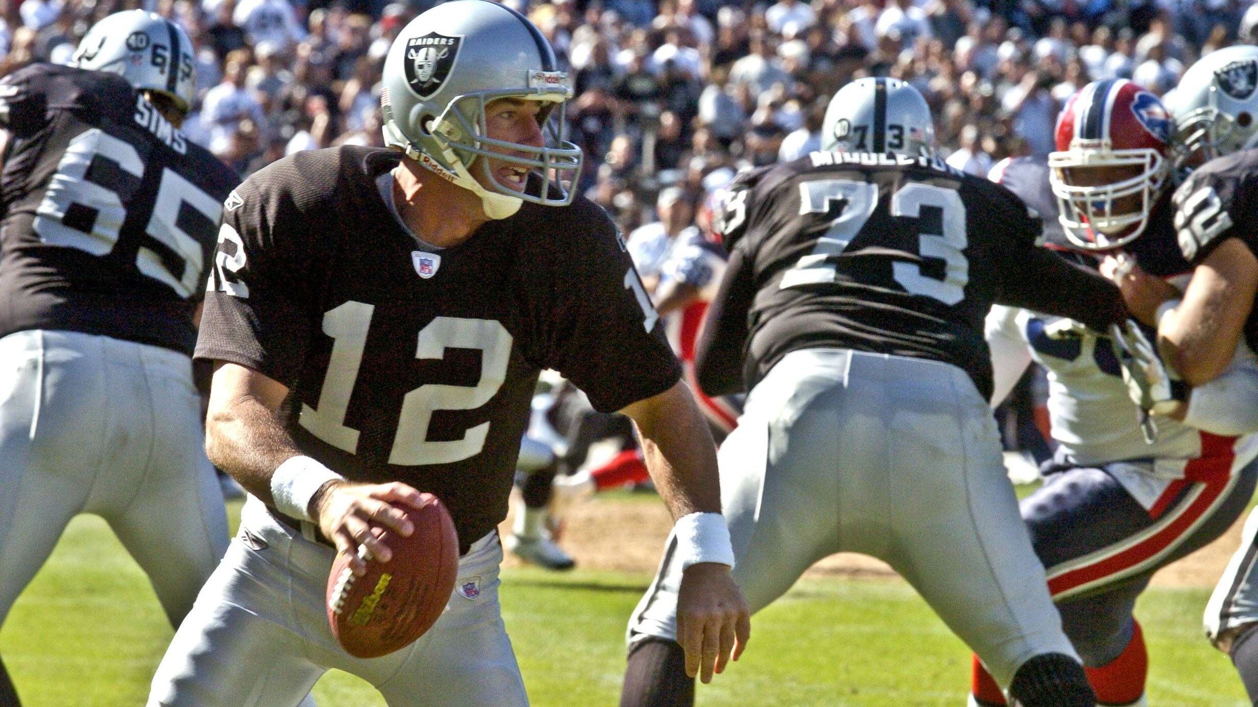 <strong>Platz 6 (geteilt): Las Vegas Raiders (drei MVP-Titel)</strong><br>Ken Stabler (Quarterback/ 1974), Marcus Allen (Running Back/ 1985), Rich Gannon (Foto, Quarterback/ 2002)<br>seit 1970 in der NFL dabei